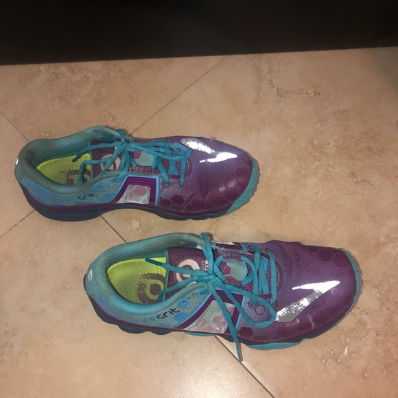 Women’s Brooks Running Sneakers size 9 - Picture 3 of 7